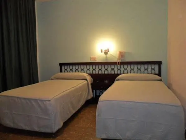 Hostal Ronda Cordova 2*,